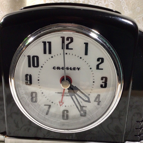 Crosley Black Art Deco 1920’s Style Battery Operated Alarm Clock - Picture 3 of 9